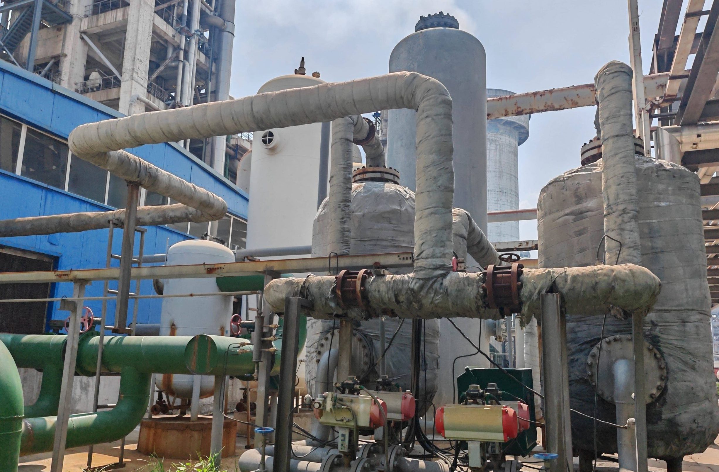 A comparison chart showing different CO2 separation technologies.